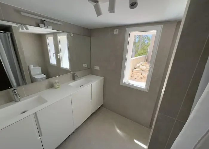 Zafiro 12 Pax, Pool, Sea Views, Rooftop